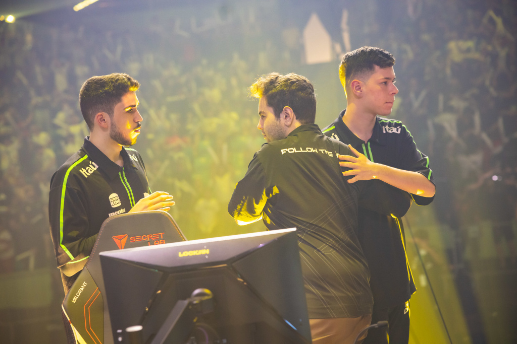 LOUD Beats DRX To Qualify For VCT LOCK//IN Final