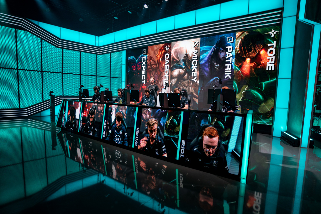 BBC announce Excel Esports documentary narrated by Cillian Murphy