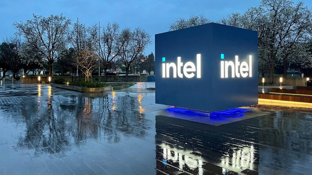 Intel Losing PS6 Chip Deal Due To Revenue Dispute, Backwards Compatibility Risk
