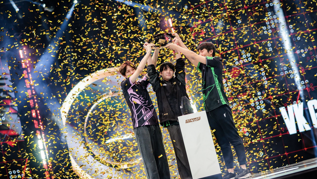 VK Gaming Win ALGS Midseason Playoffs at EWC 2025