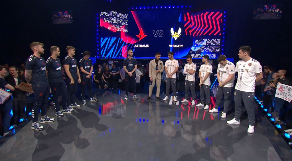 CS:GO host and caster roasts toxic crowd at Blast Premier