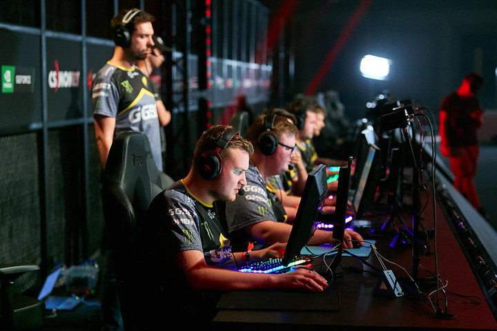 Na'Vi suffer early elimination in Turkey, Heroic lives on
