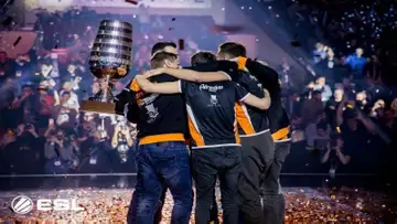 Virtus pro "threatened" to be disqualified by Dota 2 LAN event organizers