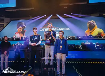 MrSavage receives 100 Thieves gold chain after DreamHack Anaheim Fortnite tournament win