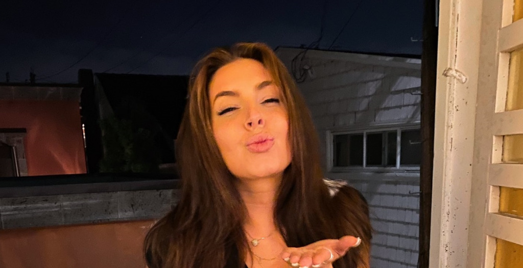 Twitch streamer shows too much