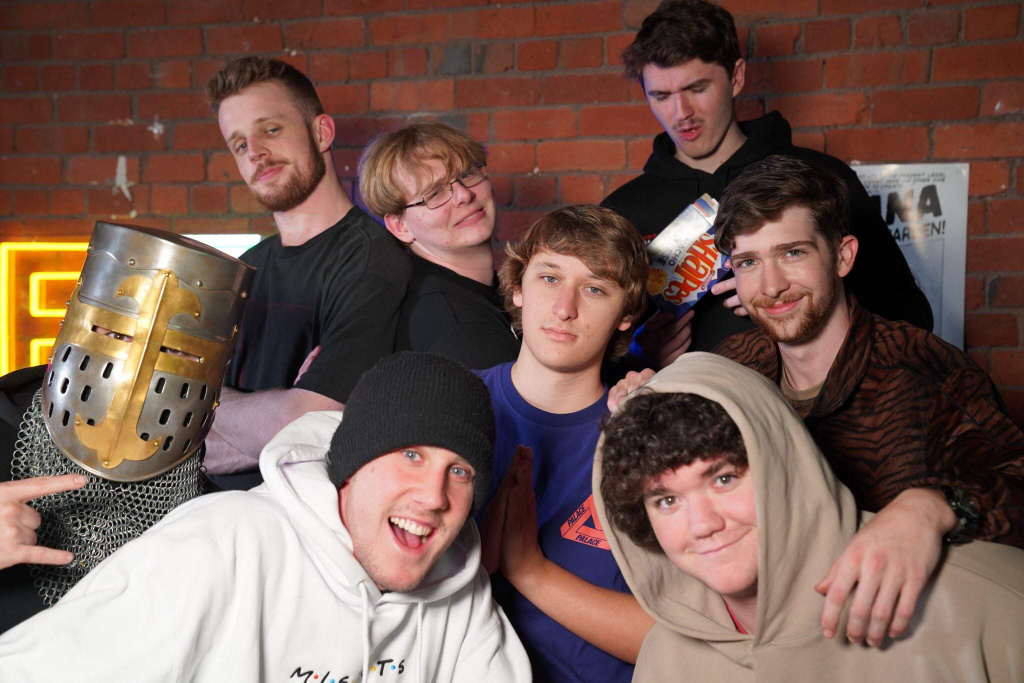 Youtuber Callmecarson Accused Of Sexual Misconduct With Underage Fans By Former Lunch Club Members Ginx Esports Tv Youtuber Callmecarson Accused Of Sexual Misconduct With Underage Fans By Former Lunch Club Members Ginx Esports Tv