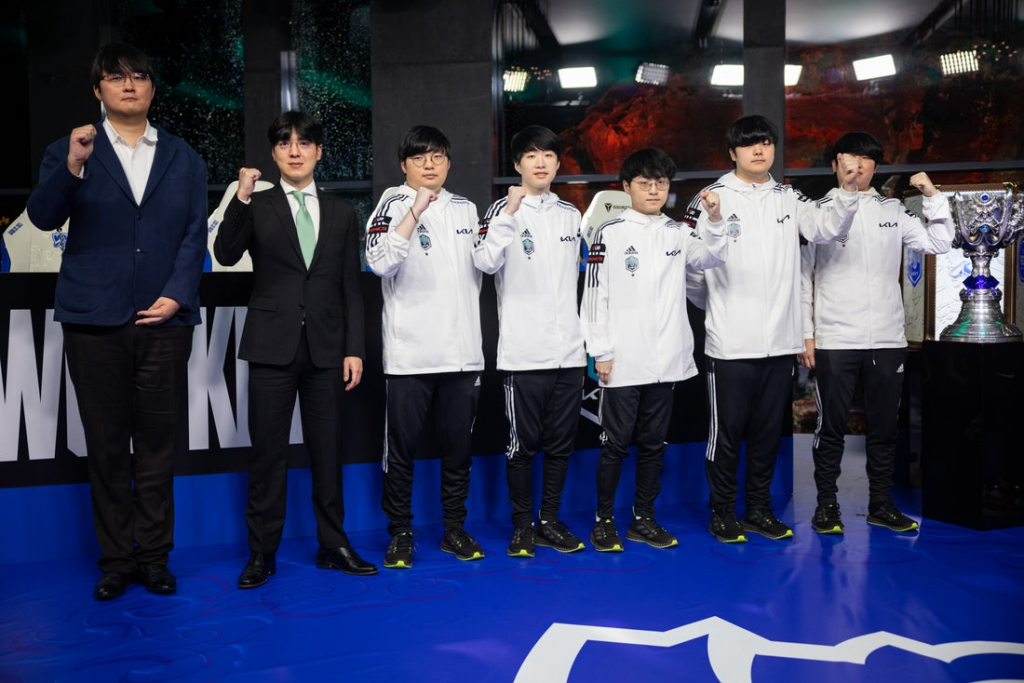 Faker can stand aside, there’s a new Show (Maker) in town - and what do you know? The rest of us have ring-side tickets.