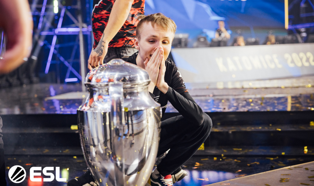 ESL Pro League Season 15 how to watch schedule teams format prize pool gambit virtus pro Russian Ukraine Na'Vi banned