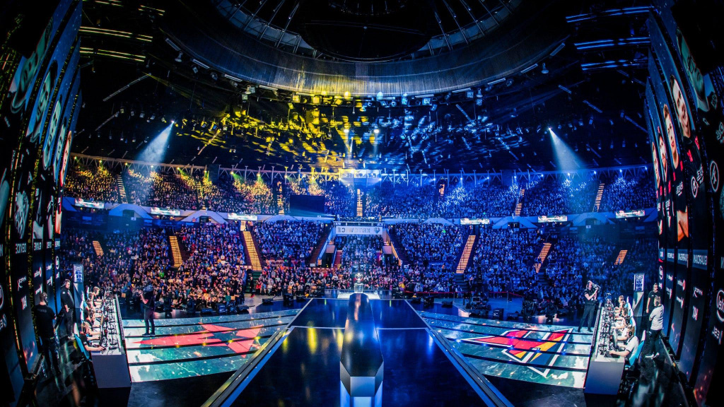 Riot Games and Valve pause European competitions