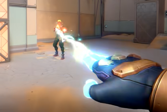 Neon’s ultimate ability being used to electrocute an enemy Raze (Picture: Riot Games)