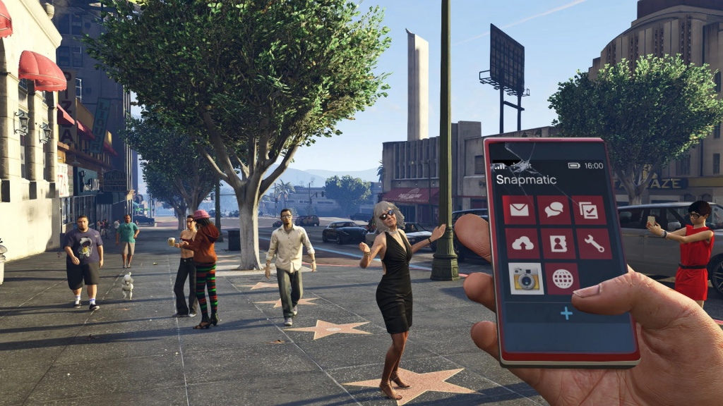 GTA Online next-gen phone in-use screenshot