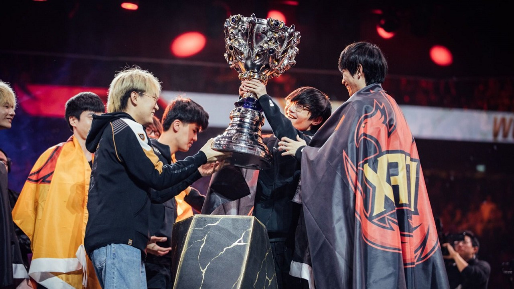 2019 League of Legends World Champions FunPlus Phoenix