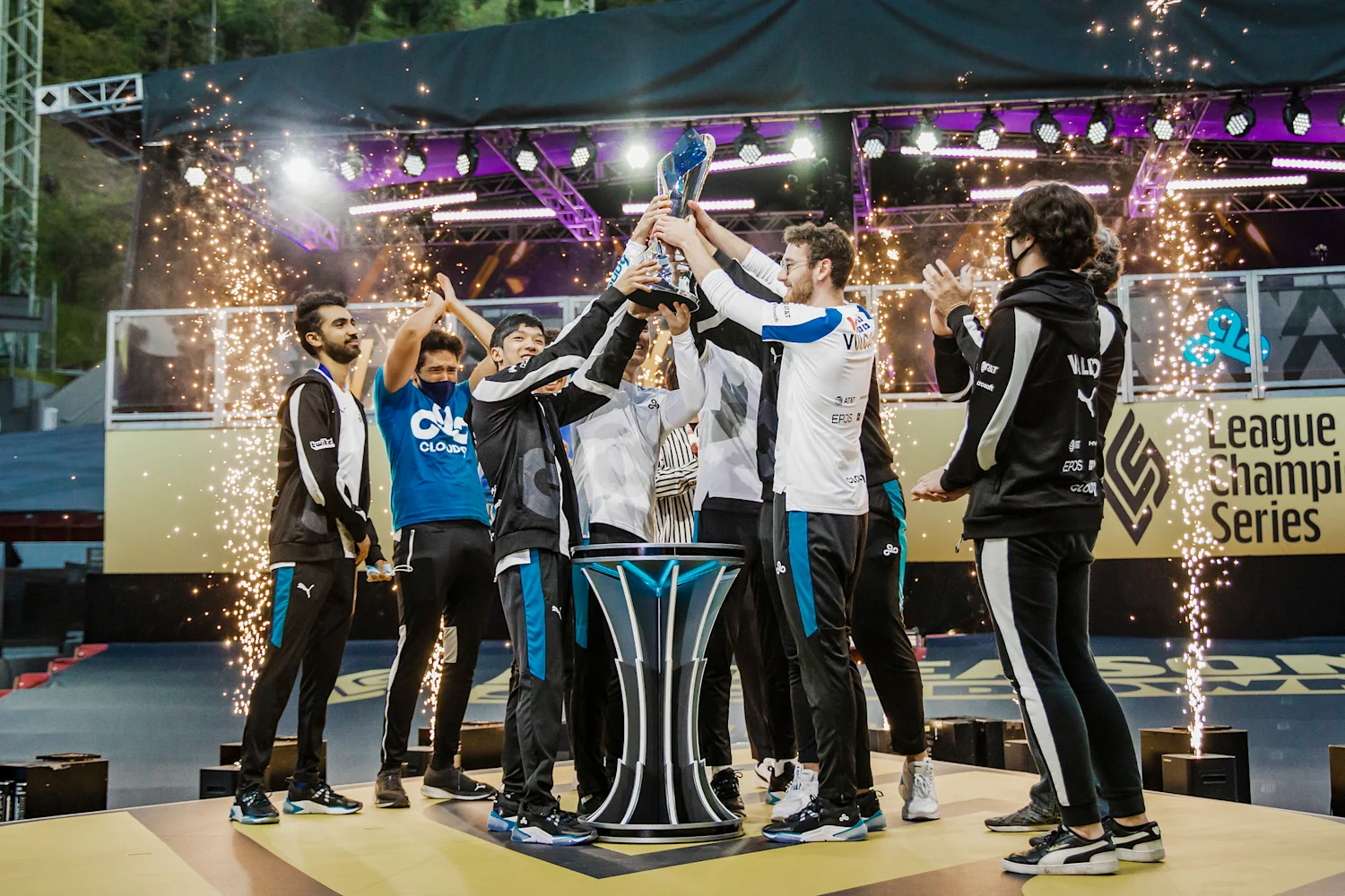 LCS 2021 Mid-Season Showdown winners Cloud9