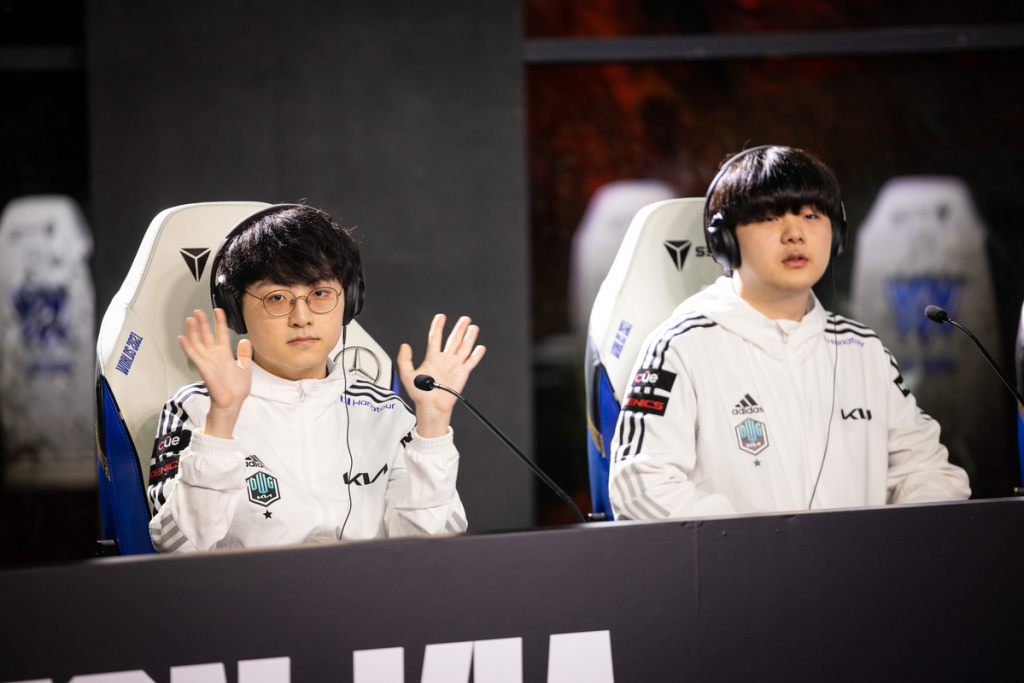 Worlds 2021 Finals Media Day DWG KIA Edward Gaming