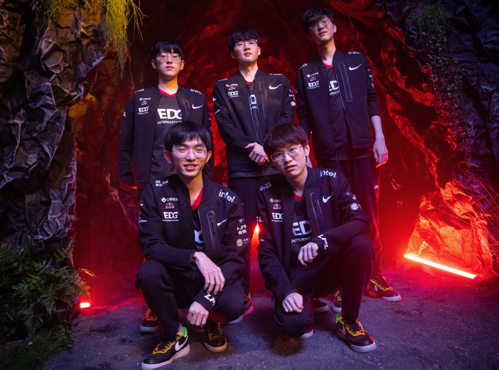 2021 League of Legends world champions Edward Gaming