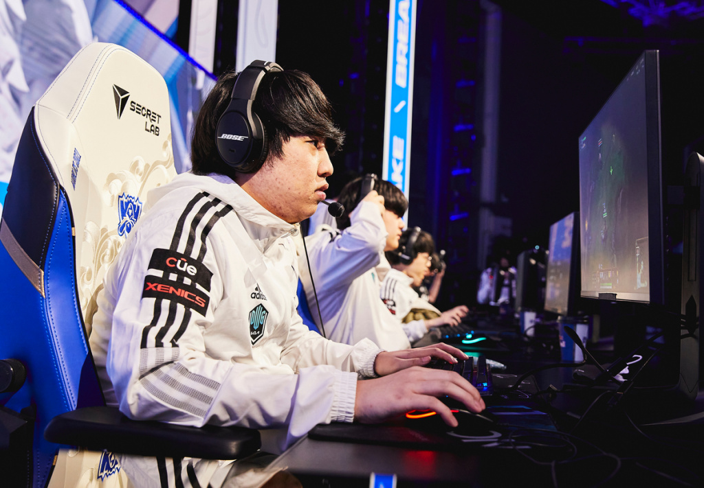 Worlds 2021 Finals DWG KIA v Edward Gaming