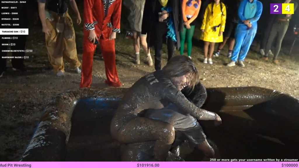 Alinity wins the second round of mud pit brawl against Kacytron. (Picture: Twitch / Maya)