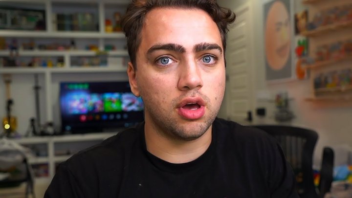 Mizkif says female streamers have it easy on Twitch