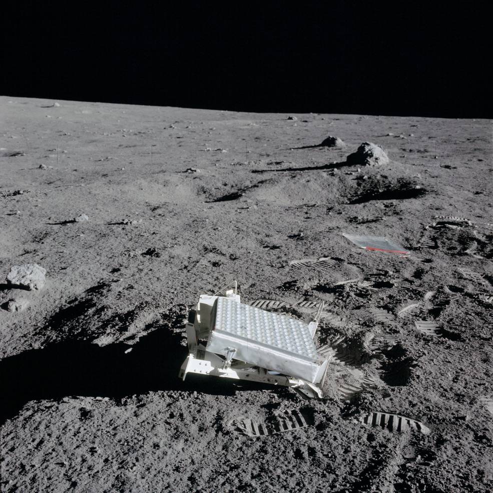 twitch streamers dont believe humans landed on the moon