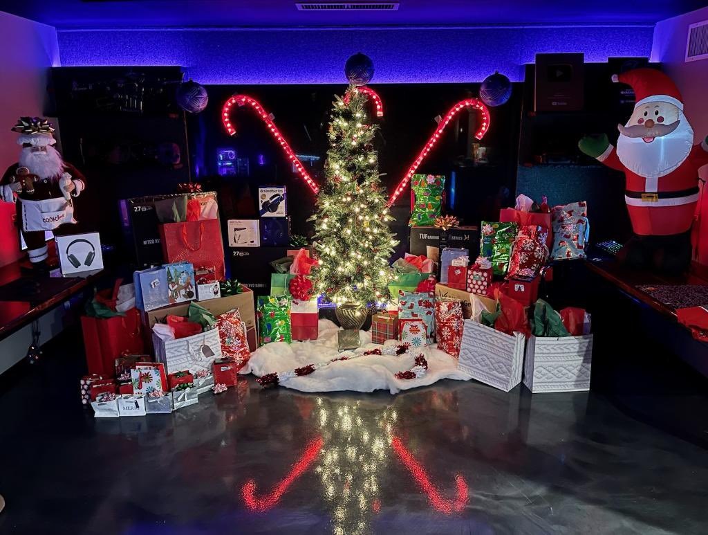 Nickmercs is giving back to the MFAM this Christmas