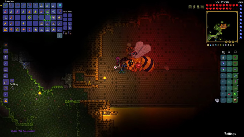 Queen Bee Boss in Terraria.